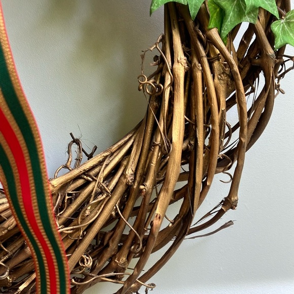 Festive Green and Red Holiday Wreath - Picture 8 of 10